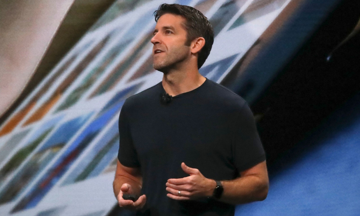 Apple - Τζον Τέρνους: Το μεγάλο στοίχημα του διαδόχου και η «χρυσή» συμβουλή του Στιβ Τζομπς