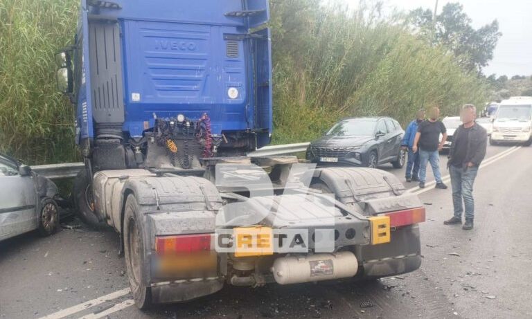 Τροχαίο στον ΒΟΑΚ: Αυτοκίνητο συγκρούστηκε με τράκτορα – Ένας σοβαρά τραυματίας