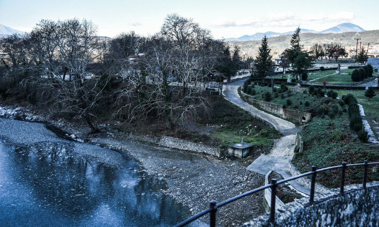 Αποχαιρετώντας τον Απρίλιο στην Αετομηλίτσα: Ένα πανέμορφο χωριό πάνω από τα σύννεφα