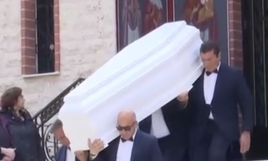 Άγιος Δημήτριος: Θλίψη και οδύνη στην κηδεία του 27χρονου