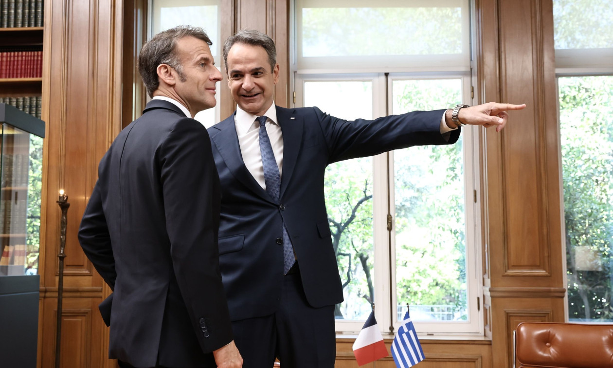 Μητσοτάκης: «Σαφές μήνυμα η επίσκεψή σας» - Μακρόν: «Μπορείτε να βασιστείτε πάνω μας»