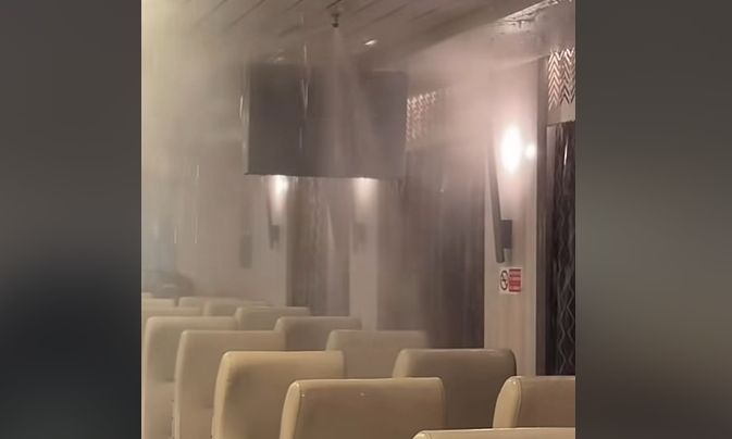 Αναστάτωση στο «Νήσος Σάμος»: Επιβάτες άναψαν τσιγάρο και ενεργοποιήθηκε το σύστημα πυρόσβεσης