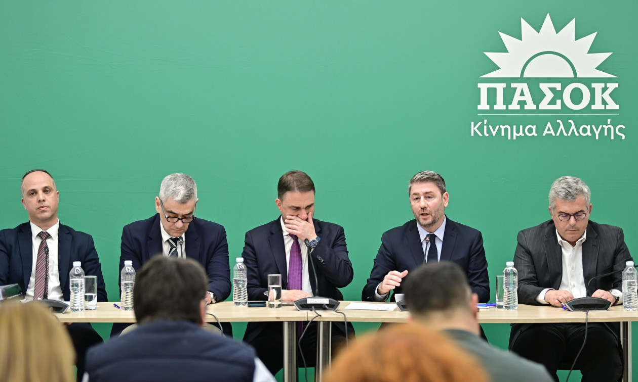 ΠΑΣΟΚ: Συνεδριάζει αύριο το Πολιτικό Συμβούλιο - Η εσωκομματική «μάχη» και η «σκιώδης» κυβέρνηση