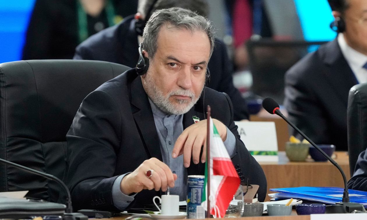 Axios: Το Ιράν πρότεινε στις ΗΠΑ να ανοίξει τα Στενά του Ορμούζ