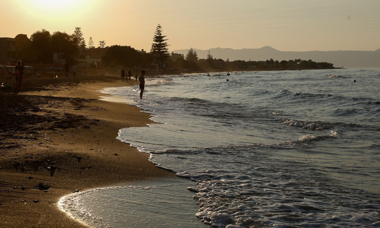 Ηράκλειο: Συνελήφθη 63χρονος που αυνανιζόταν σε παραλία - Βίντεο