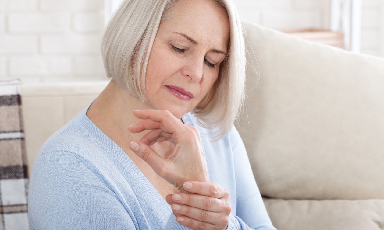 Ποια «σιωπηλή» πάθηση των οστών επηρεάζει το 40% των ενηλίκων - Τι πρέπει να γνωρίζετε