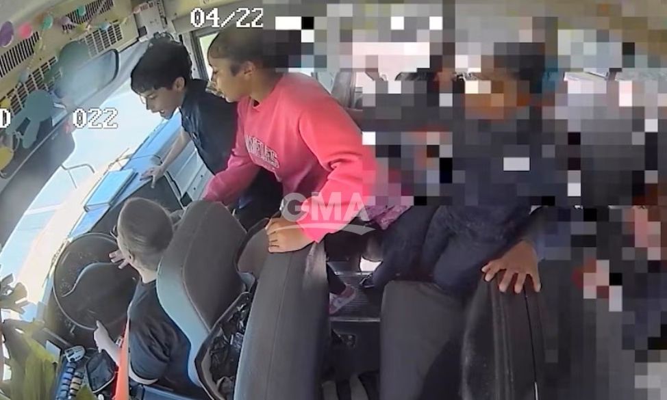 Γενναία διάσωση: Μαθητές γυμνασίου παίρνουν τον έλεγχο σχολικού όταν η οδηγός λιποθυμάει στο τιμόνι