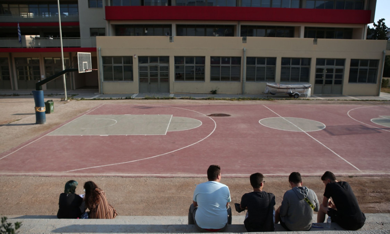 Πότε ολοκληρώνονται τα μαθήματα σε Γυμνάσια και Λύκεια – Πότε αρχίζουν οι ενδοσχολικές εξετάσεις