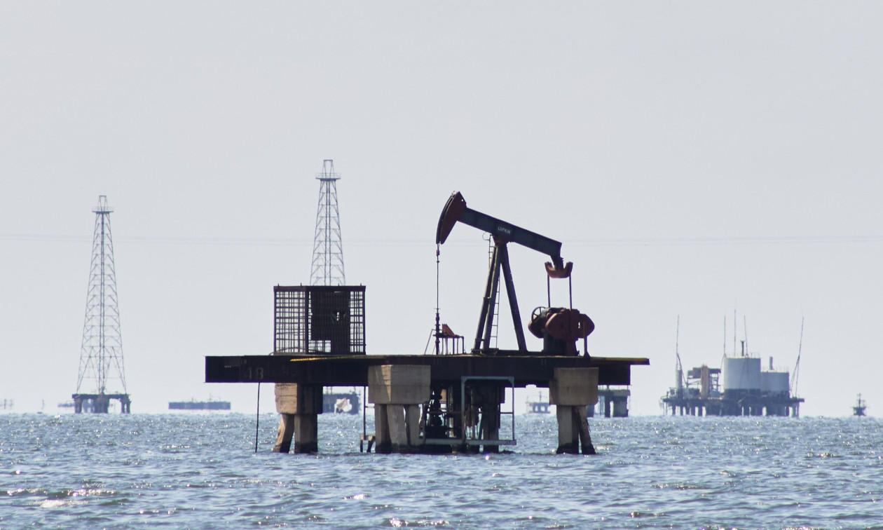 Καλπάζει το πετρέλαιο: Πάνω από τα 111 δολάρια το Brent στις ασιατικές αγορές