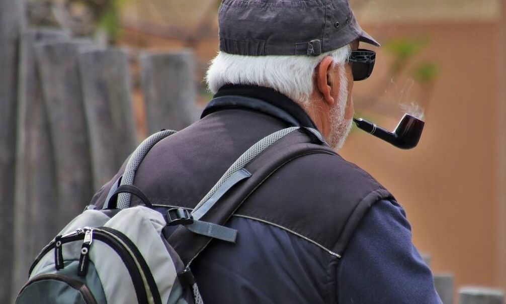 Επίδομα 300 ευρώ: Αυξάνεται η ενίσχυση για τους συνταξιούχους - Ποιοι το δικαιούνται