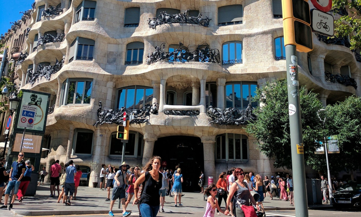 Casa Milà: Πώς είναι να ζεις σε ένα μνημείο παγκόσμιας κληρονομιάς με ένα εκατ. επισκέπτες τον χρόνο