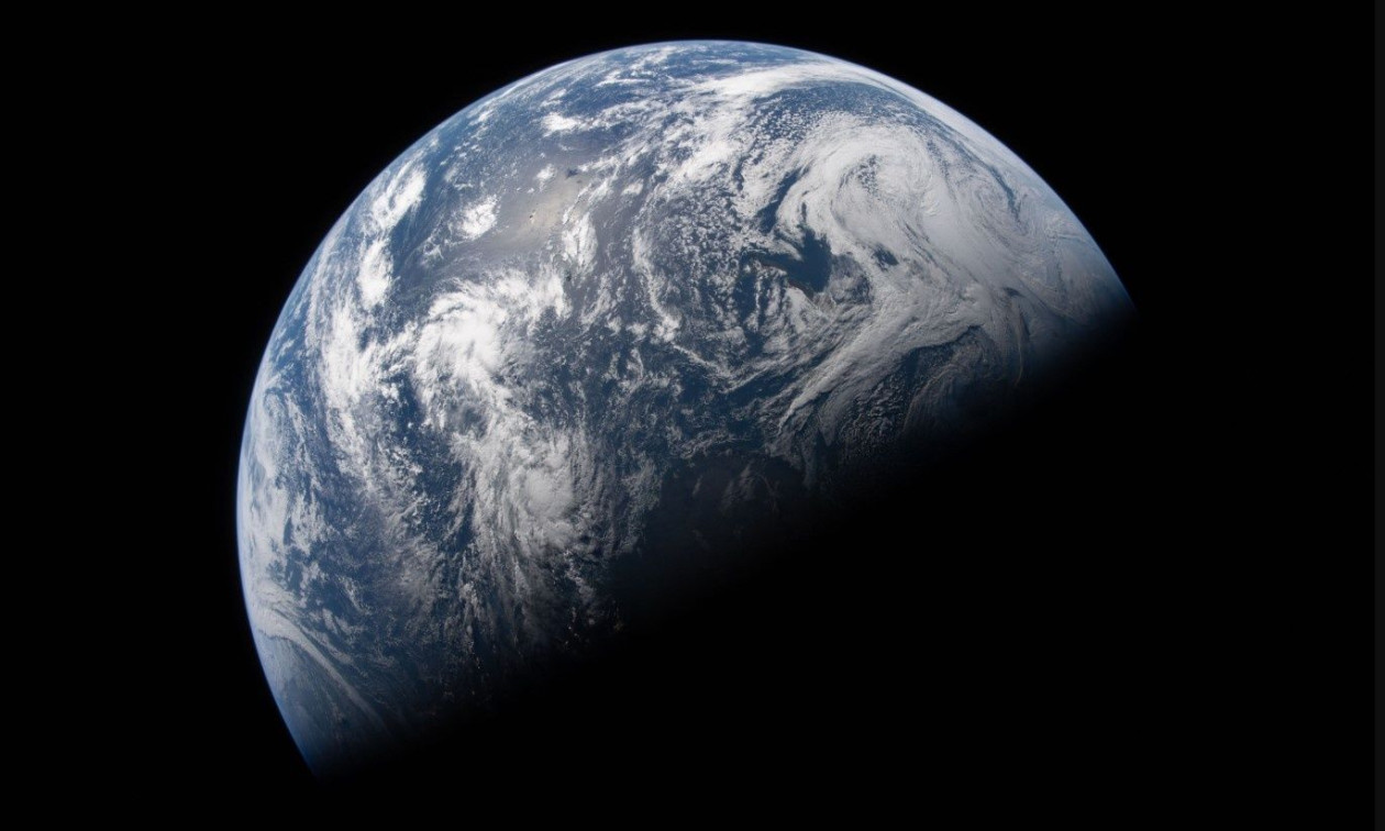 NASA: Νέες εντυπωσιακές εικόνες από τη Γη – Δημοσίευσε με 12.000 φωτογραφίες