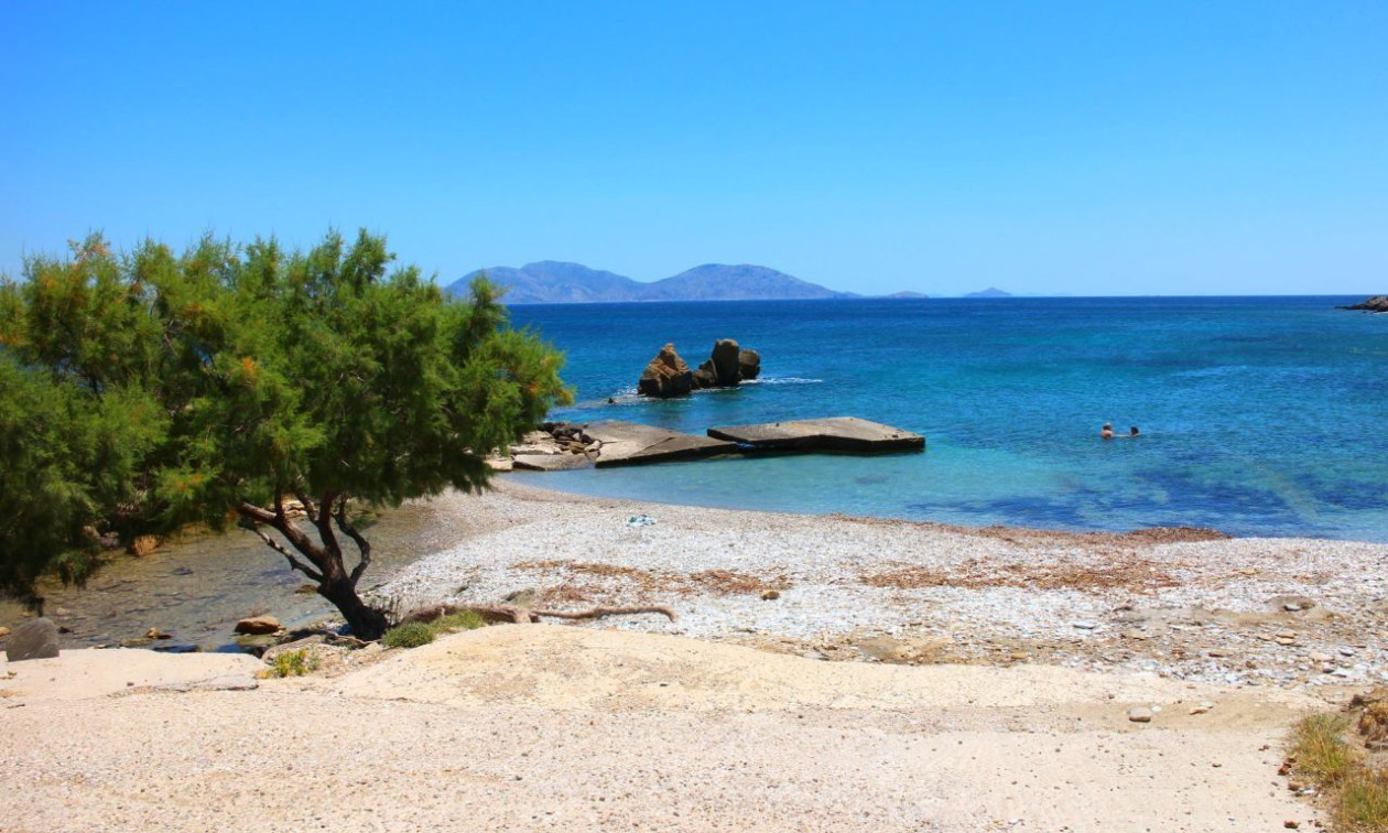 Ικαρία: Εντοπίστηκε πτώμα γυναίκας σε παραλία