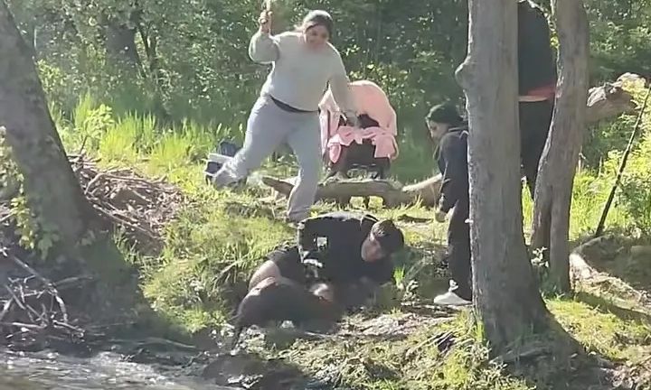 Εφιαλτική συνάντηση για 8χρονο - Λυσσασμένος κάστορας του όρμησε και τον δάγκωσε