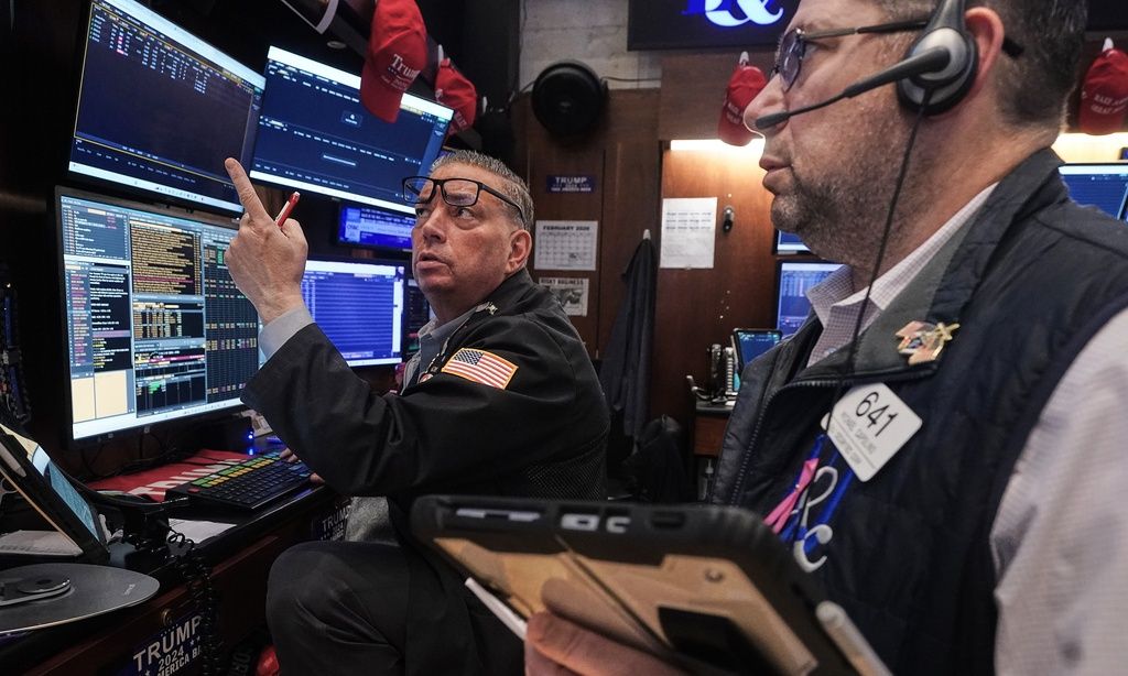 Wall Street: Ρεκόρ σε S&P 500 και Nasdaq έφερε το κύμα αισιοδοξίας για τη Μέση Ανατολή