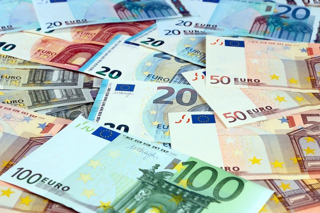 Το δράμα των πόθεν έσχες, βαριά πορτοφόλια και μετοχές, οι δεξαμενές του Κυριάκου, ο πήχης του Αλέξη