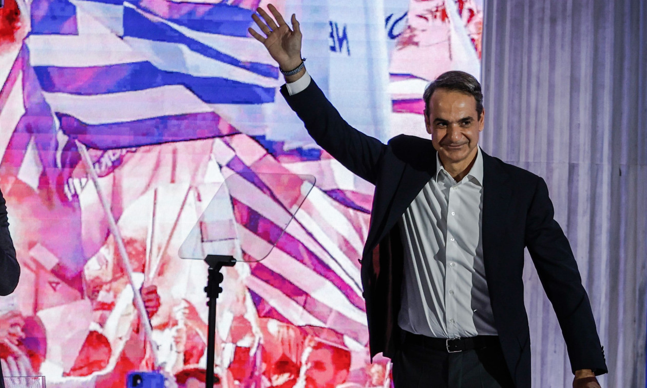 Ο κυρίαρχος Μητσοτάκης, η συμπαθής Καρυστιανού και ο «υπολογίσιμος» Τσίπρας
