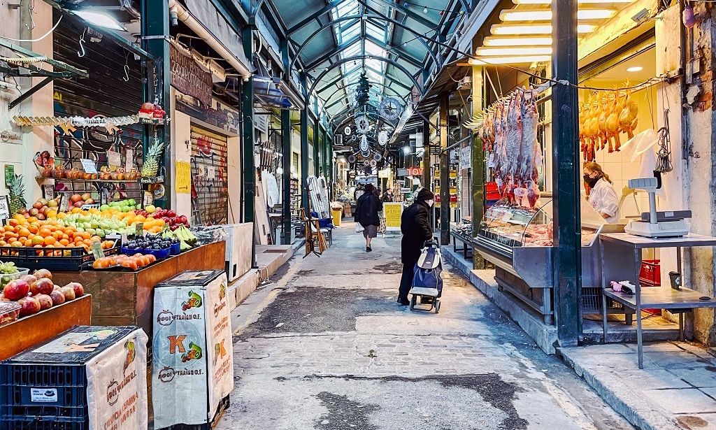 Νέο κύμα ανατιμήσεων σε καύσιμα και τρόφιμα - Συνεχίζονται οι αυξήσεις