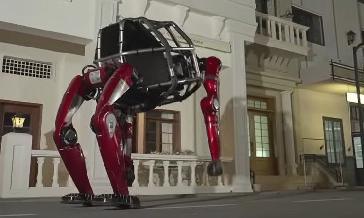 Η Κίνα κάνει πραγματικότητα την επιστημονική φαντασία: Το πρώτο ρομπότ mecha μαζικής παραγωγής