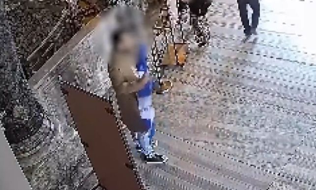 Αγία Σοφία: Ποινή φυλάκισης με αναστολή για τους Έλληνες που άνοιξαν ελληνική σημαία
