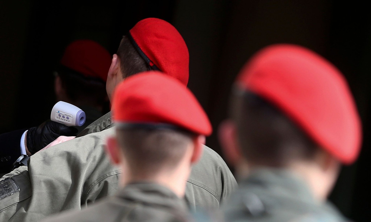 Αυστρία: Επιτρέπονται πλέον τα μακριά μαλλιά στους στρατιώτες - Πρέπει να είναι πιασμένα σε κότσο