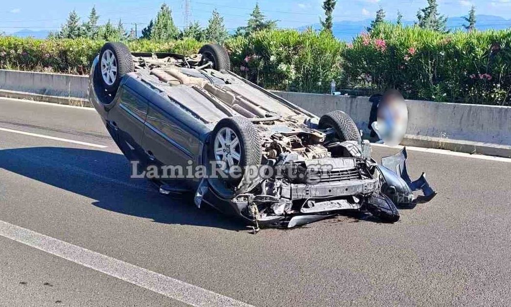 Φθιώτιδα: Σοβαρό τροχαίο με ανατροπή αυτοκινήτου στην εθνική οδό - Απεγκλωβίστηκε μόνος του ο οδηγός