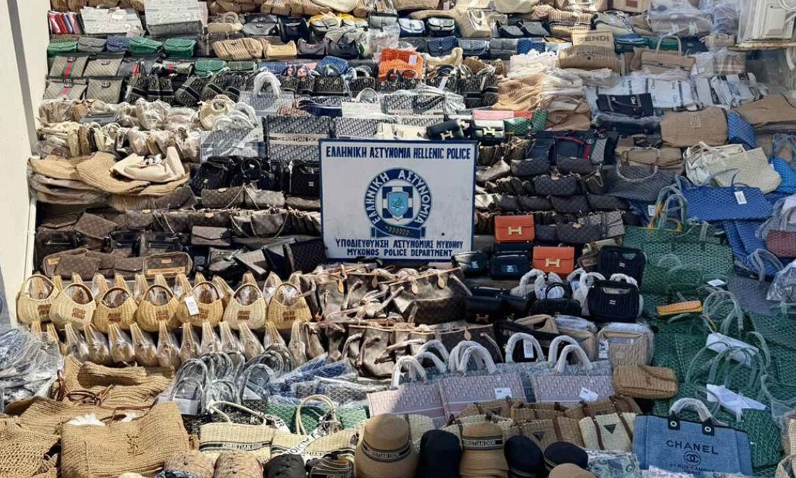 Μύκονος: Εξαρθρώθηκε κύκλωμα που πουλούσε επώνυμες τσάντες «μαϊμού»