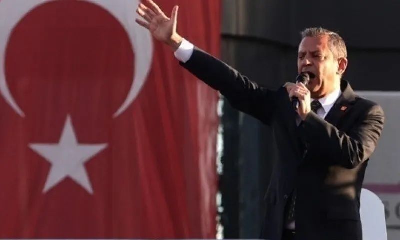 Τουρκία: Χιλιάδες υποστηρικτές του Οζγκούρ Οζέλ συγκεντρώθηκαν στην Άγκυρα