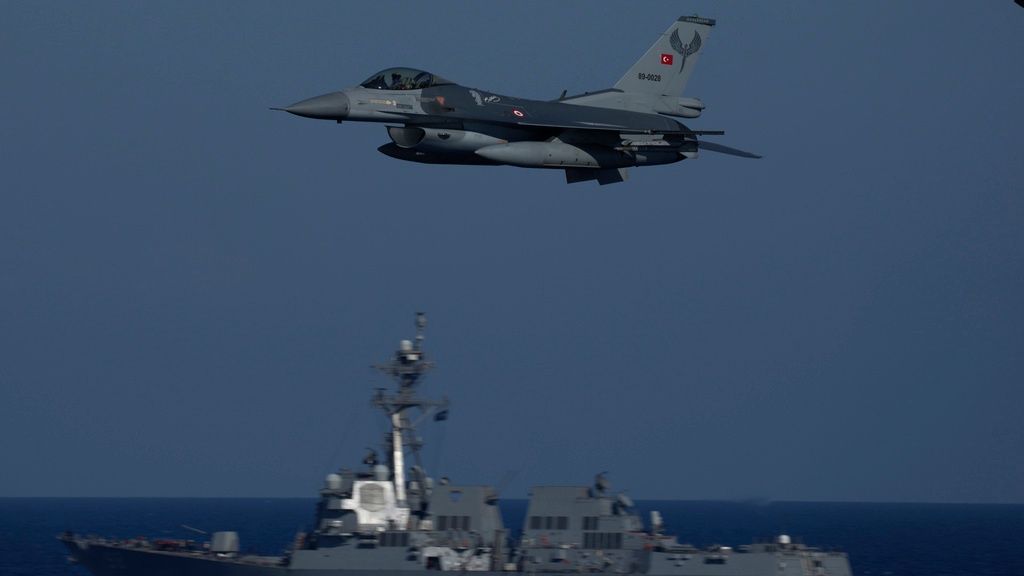 Μπαράζ τουρκικής προκλητικότητας στο Αιγαίο - 16 αεροσκάφη προχώρησαν σε παραβάσεις και παραβιάσεις