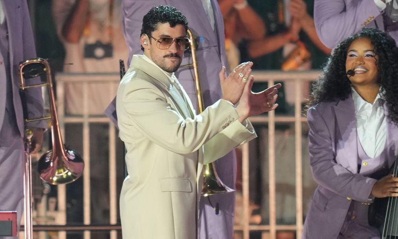 Δικαστική διαμάχη για τον Bad Bunny με φόντο το εμβληματικό ροζ σπίτι της παγκόσμιας περιοδείας του