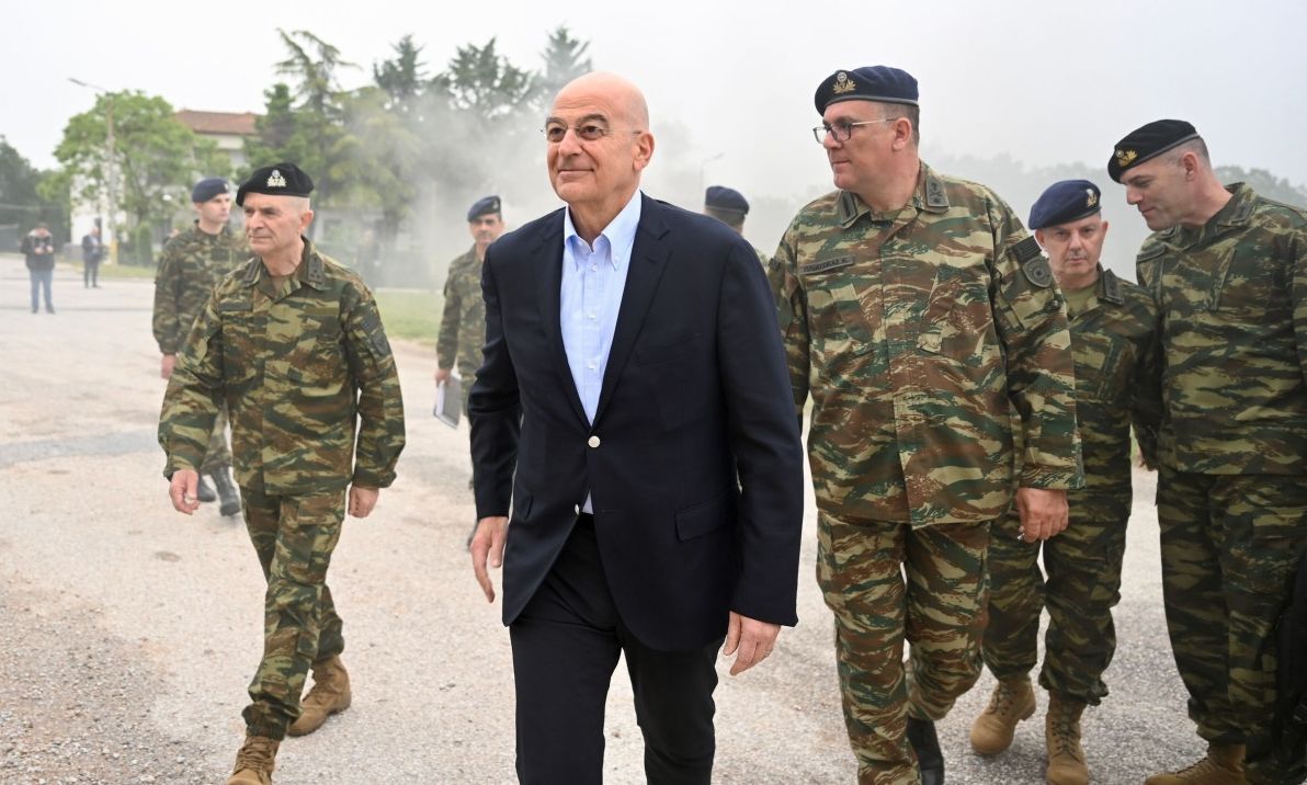 Οι Τούρκοι παρενόχλησαν το αεροσκάφος του Δένδια και των υπο