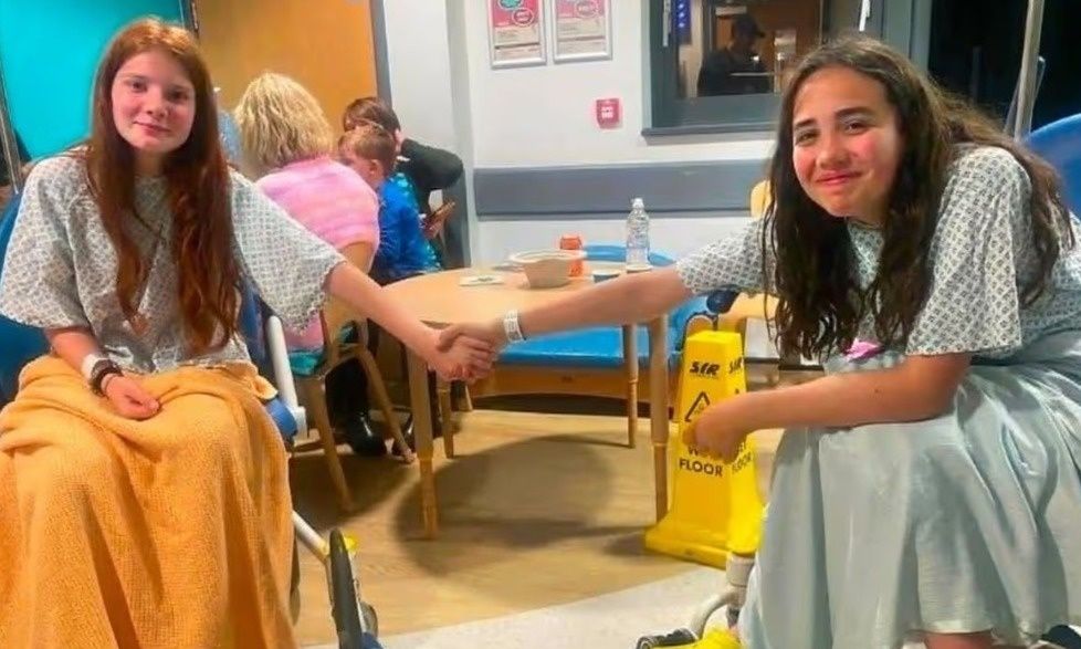 Μικρή ηρωίδα έσωσε τη φίλη της από τα κύματα καθώς
