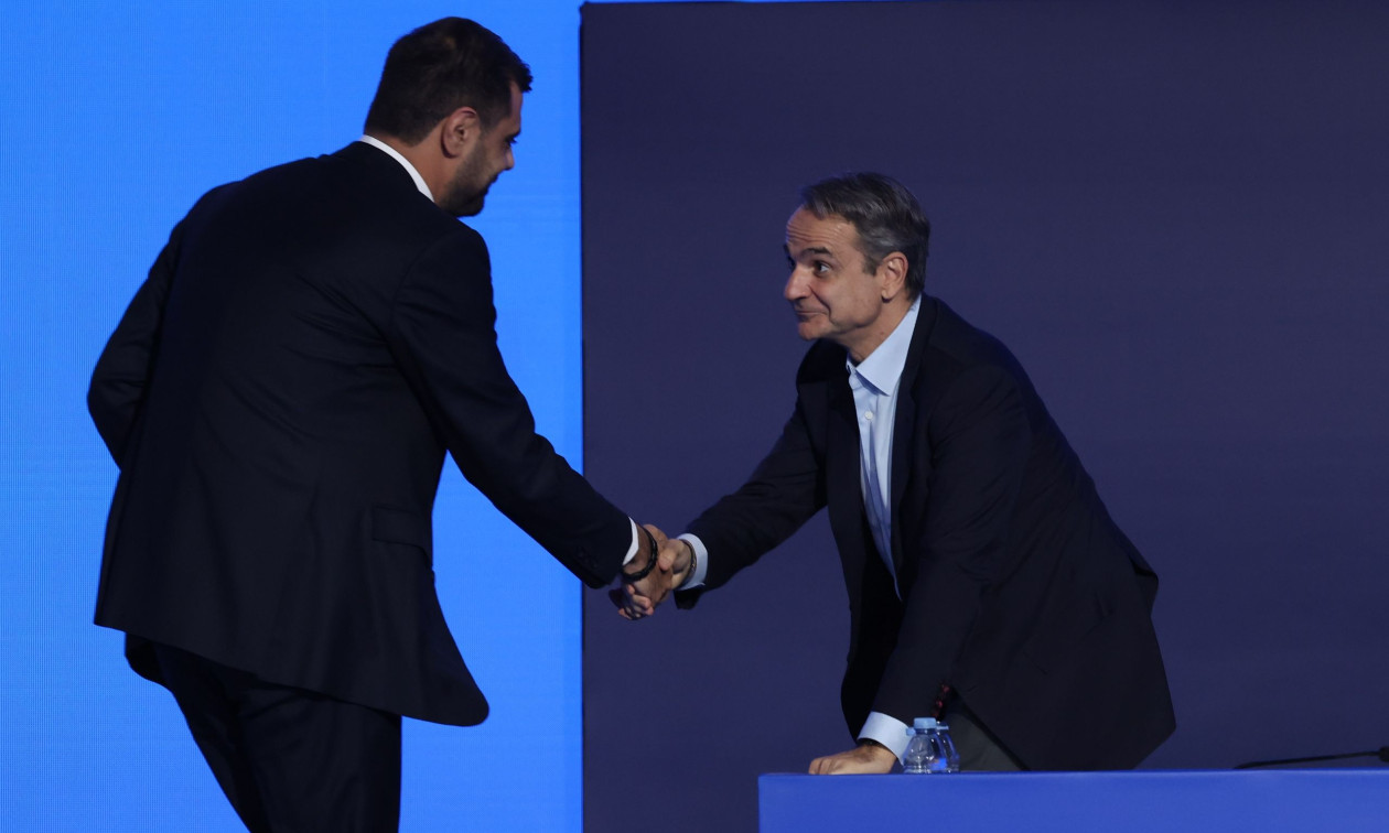 Η δύσκολη εξίσωση του ανασχηματισμού της Πέμπτης και οι καρα