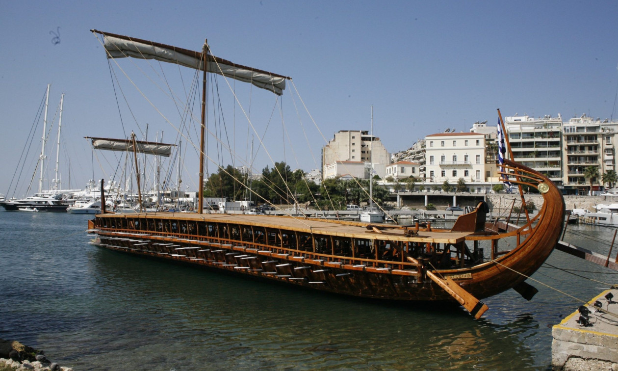 Η Τριήρης «Ολυμπιάς» δένει στον Πειραιά για τις «Ημέρες Θάλα