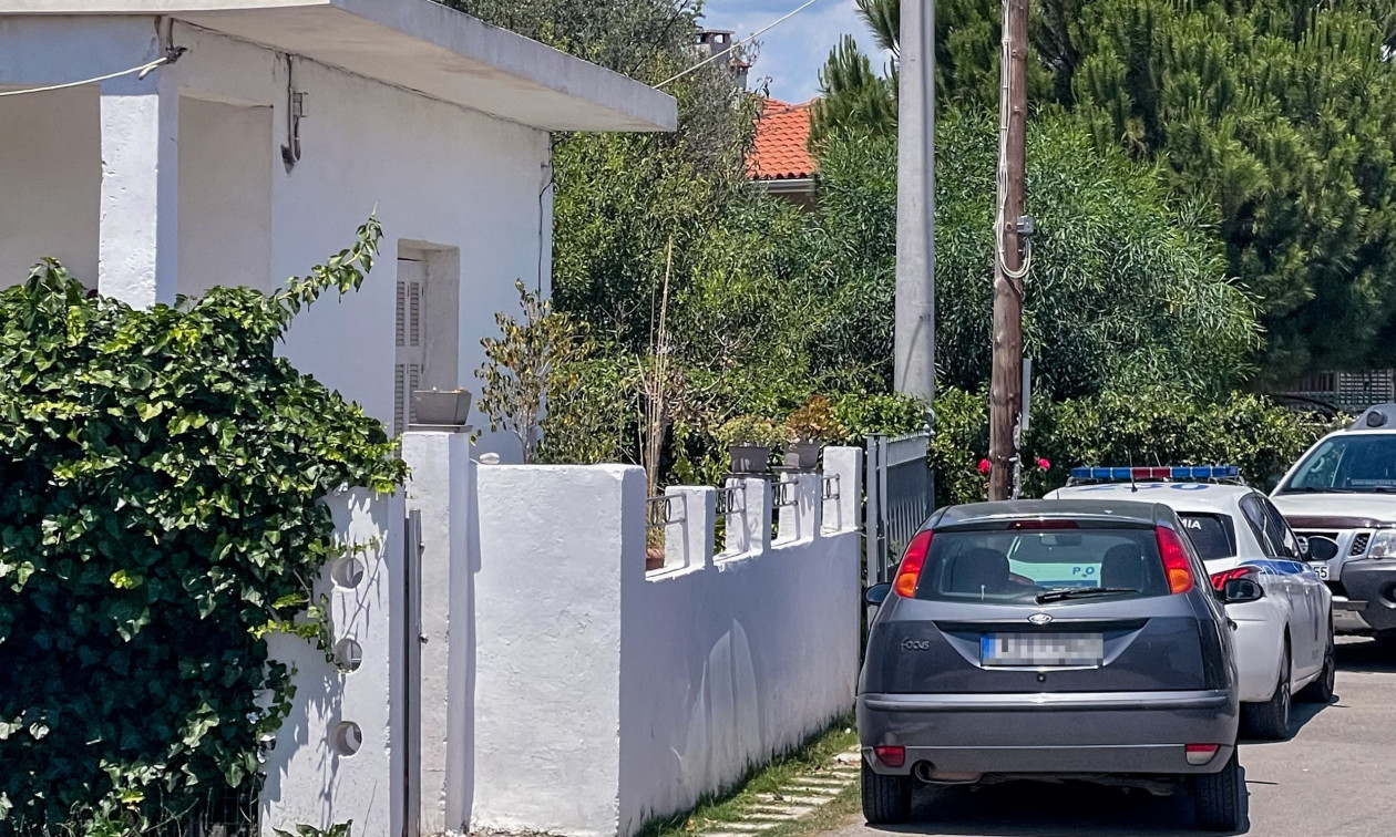 Αίγιο: 4-5 ώρες μετά τη διπλή δολοφονία μητέρας και γιου, ει