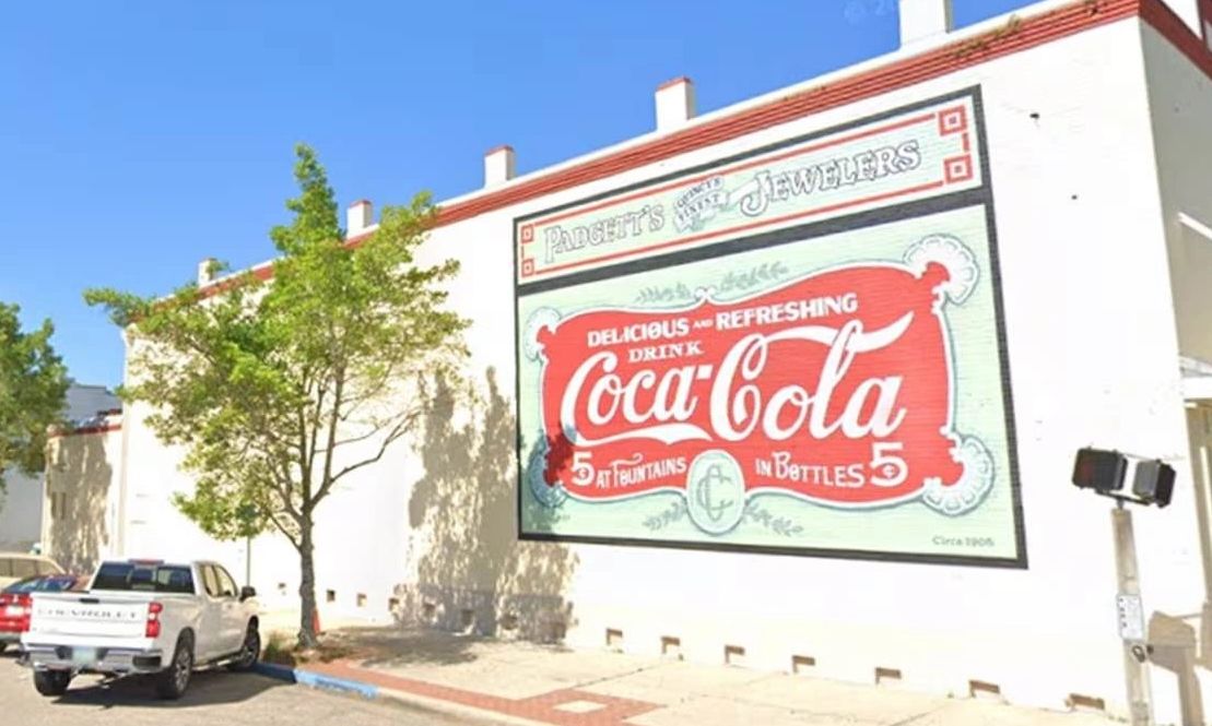 Πόλη των «μυστικών εκατομμυριούχων» της Coca-Cola:Πώς ένας τραπεζίτης έκανε πλούσιες τις οικογένειες