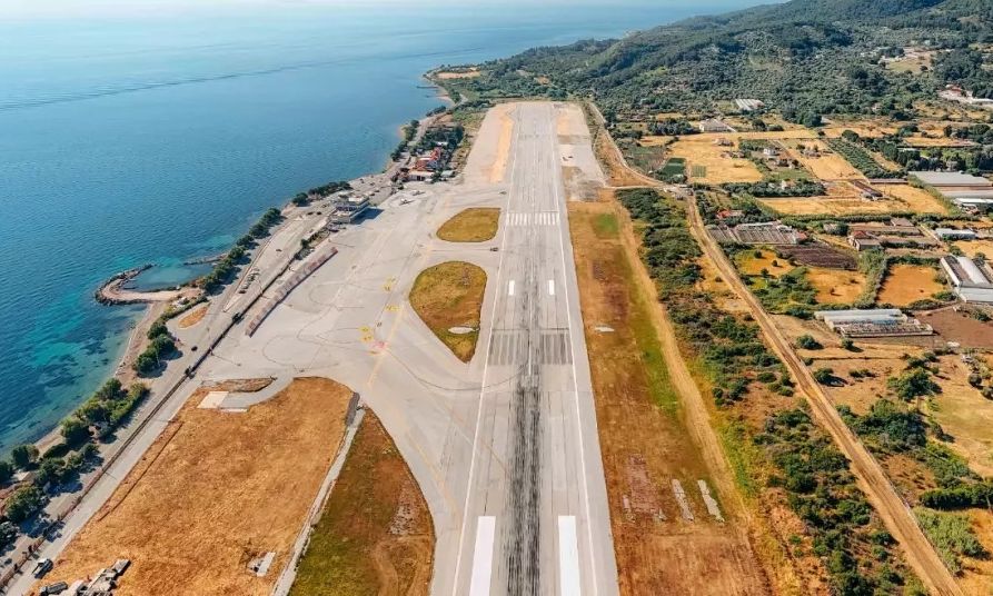 Μυτιλήνη: Αεροσκάφος PZL «καρφώθηκε» με τη μύτη στον αεροδιά
