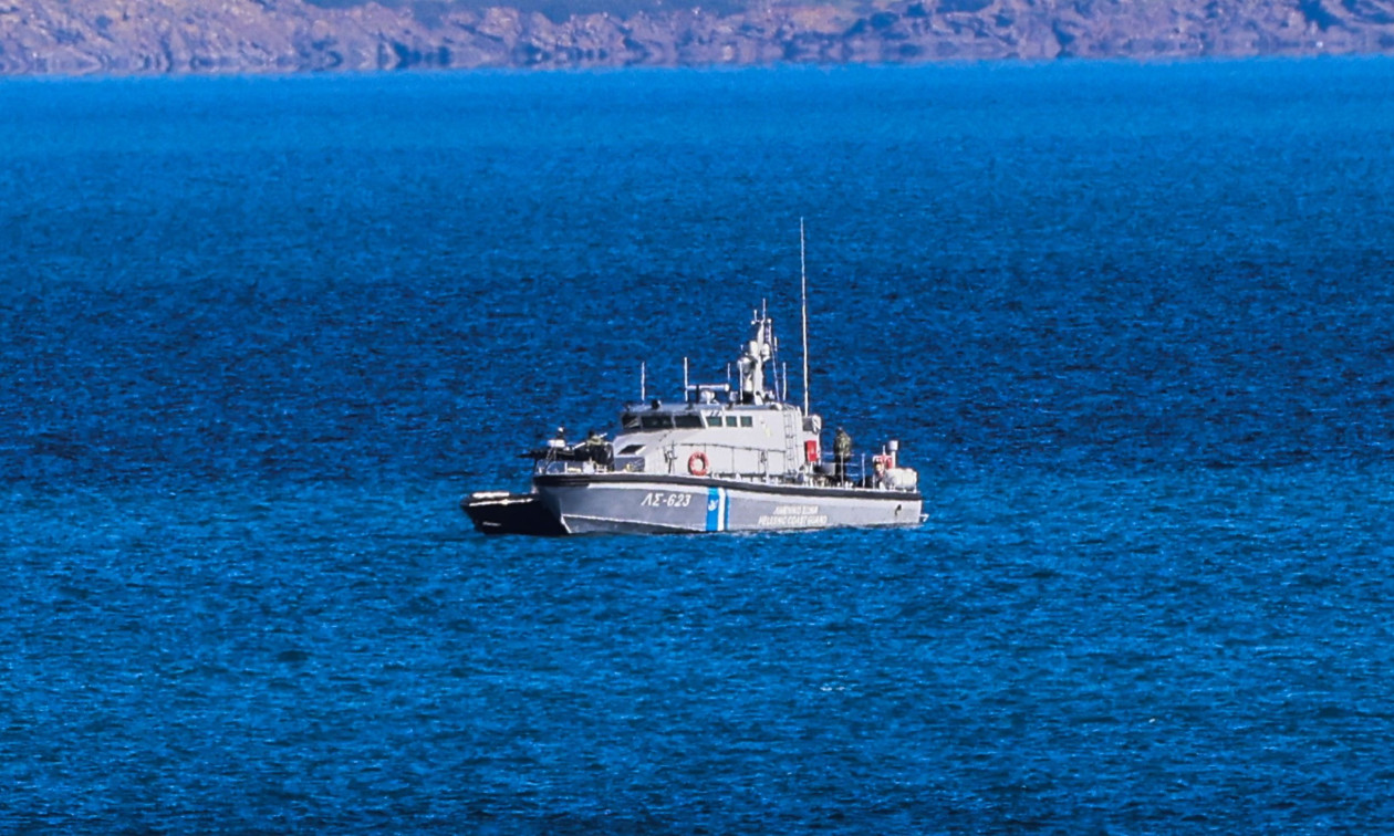 Ιστιοφόρο προσάραξε στη Λήμνο: Σε εξέλιξη επιχείρηση για την αποκόλλησή του