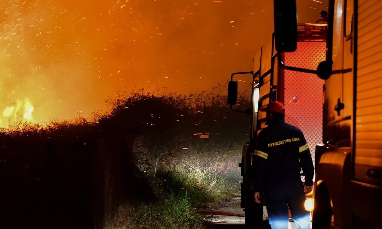 Θεσσαλονίκη: Υπό έλεγχο η φωτιά – Αποκαταστάθηκε η ηλεκτροδότηση σε Πανόραμα και Χορτιάτη