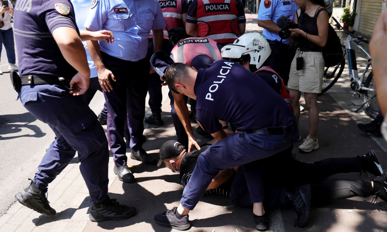 Αλβανία: Βίαιες συγκρούσεις αστυνομίας - διαδηλωτών - Τέσσερις τραυματίες