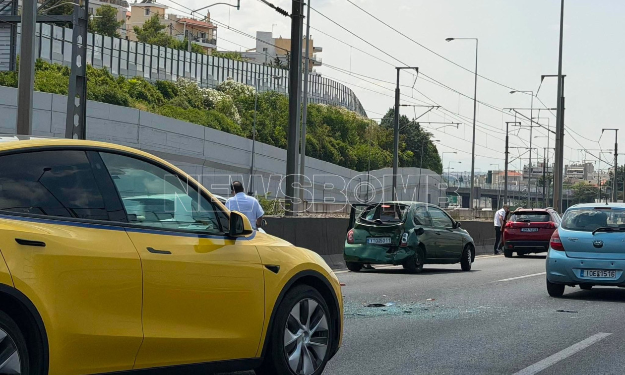 Αττική Οδός: Καραμπόλα τριών οχημάτων στο ρεύμα προς Ελευσίνα