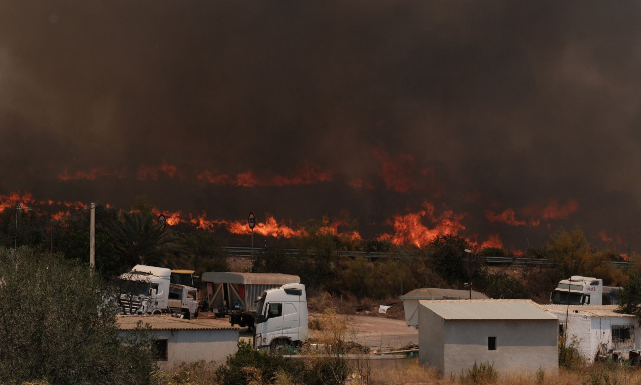 Η κόλαση στο Μπεντάρ: Επτά κάτοικοι κάηκαν ζωντανοί στα σπίτια τους αφού αρνήθηκαν να απομακρυνθούν