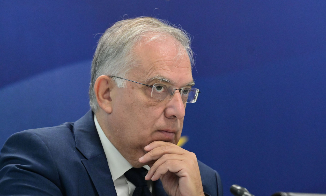 Πετρέλαιο κίνησης και σούπερ μάρκετ: Οι κινήσεις της κυβέρνησης στο διπλό μέτωπο