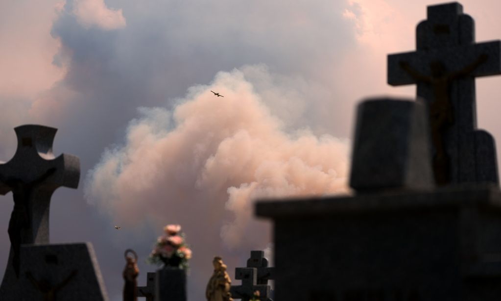 «Είμαστε πιο απαισιόδοξοι από ότι χθες» - Χωρίς ελπίδες για έλεγχο των πυρκαγιών Γαλλία και Ισπανία