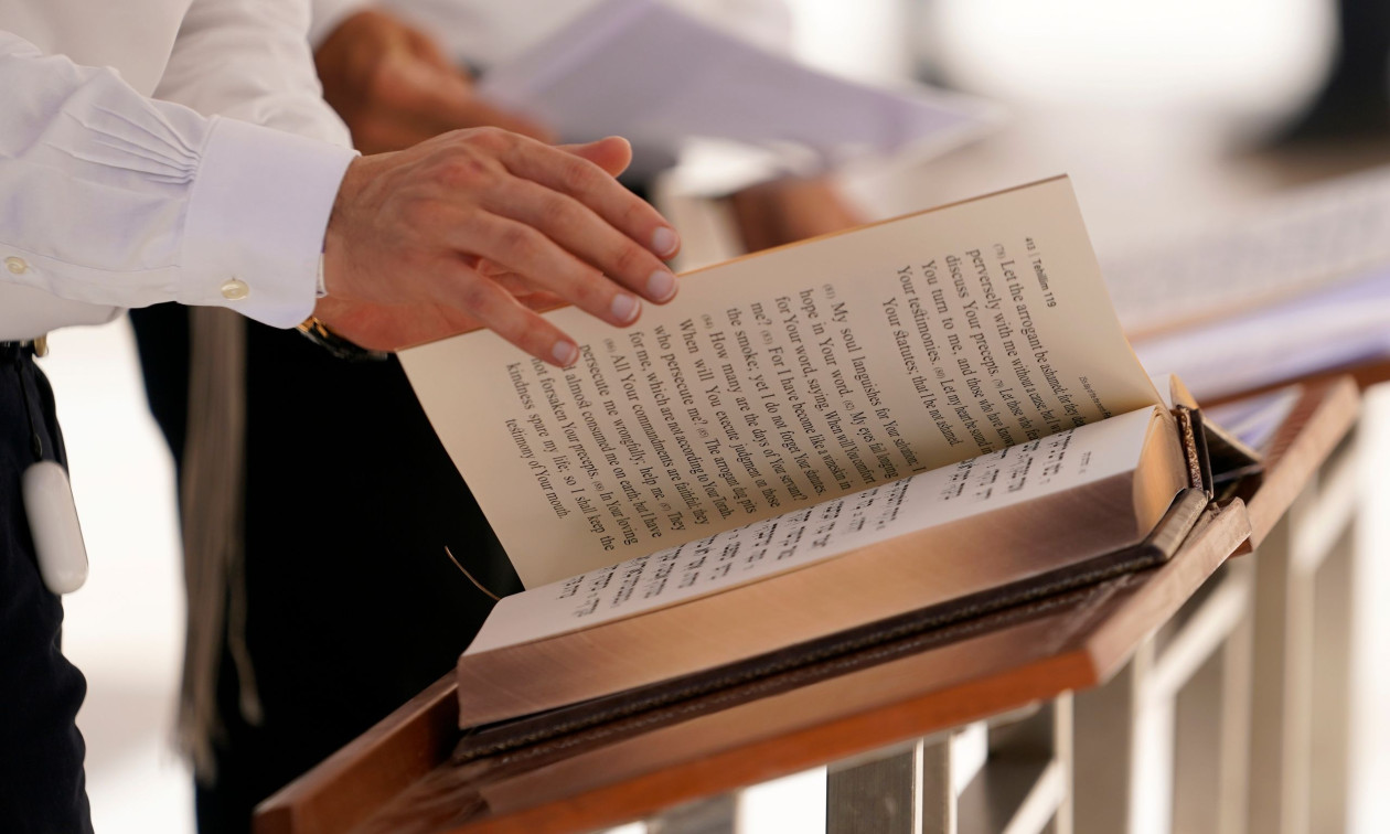 Παράξενη ληστεία στο Παρίσι - Έκλεψαν 12 πάπυρους της Τορά