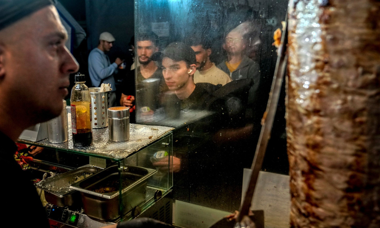 Γερμανία: Η απίθανη καμπάνια του γερμανικού στρατού... σε χαρτί περιτυλίγματος για ντονέρ