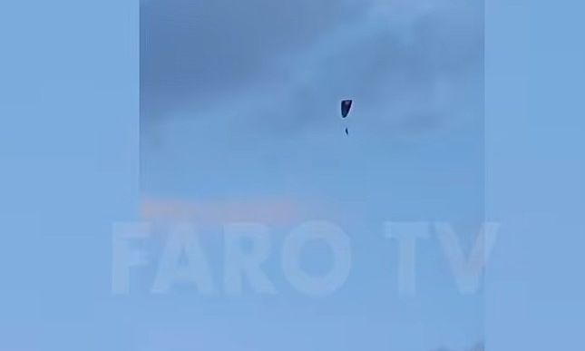 Θέουτα: Μετανάστης σκοτώνεται προσπαθώντας να μπει στην πόλη με αλεξίπτωτο πλαγιάς - Βίντεο