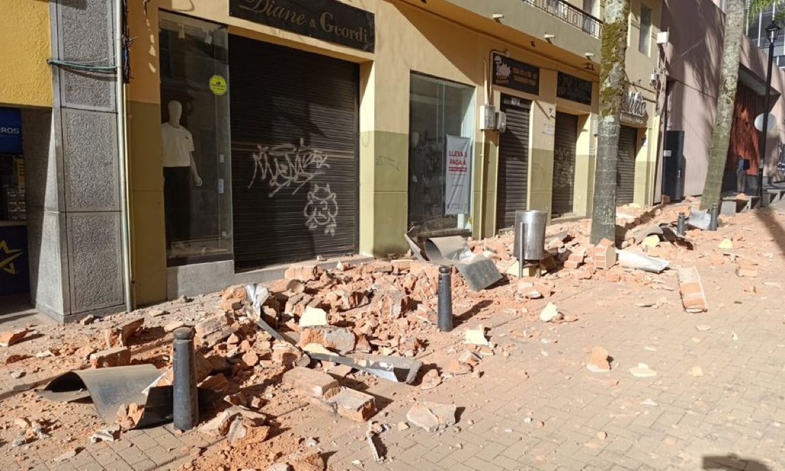 Σεισμός στην Κολομβία: Σκηνές χάους, αναφορές για 22 νεκρούς, καταρρεύσεις κτηρίων και εγκλωβισμένοι