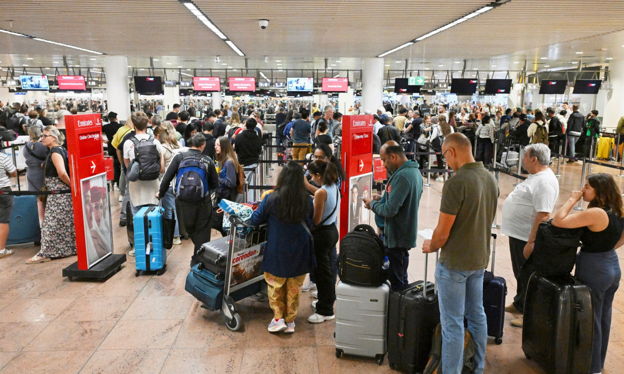 Το νέο σύστημα εισόδου της ΕΕ φέρνει χάος στα αεροδρόμια: Επιπλέον αναμονή έως 2 ώρες και ουρές