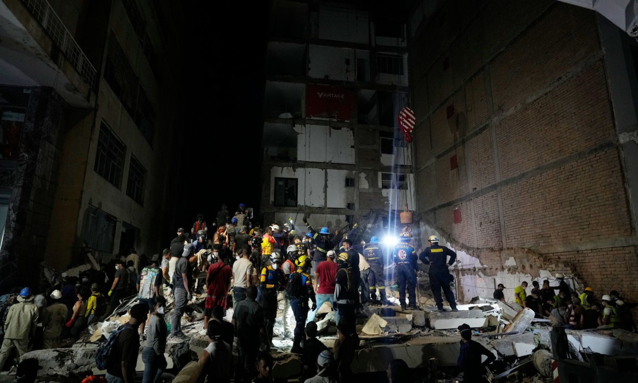 Σεισμός στην Κολομβία: Ανατριχιαστικές εικόνες από καταρρεύσεις κτηρίων και νοσοκομείων